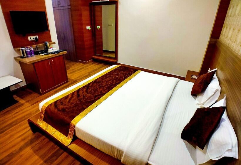 酒店 Grand Tapovan