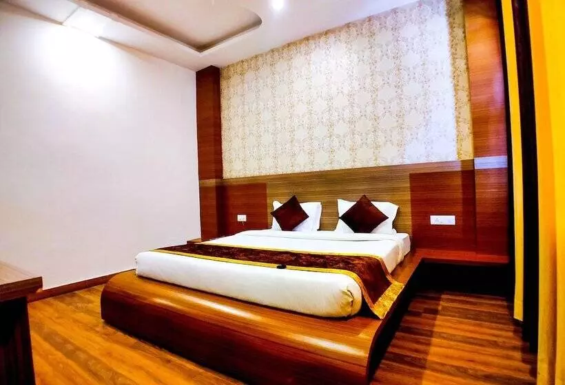 Hotelli Grand Tapovan