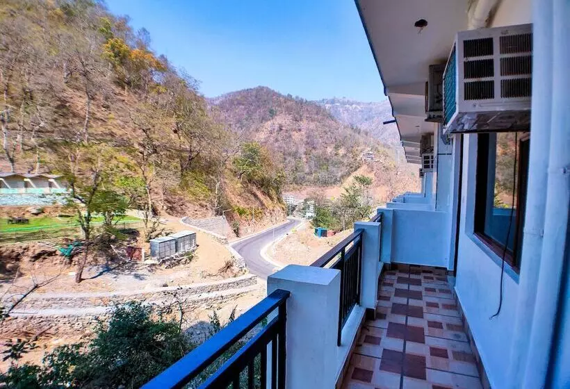 Hotelli Grand Tapovan