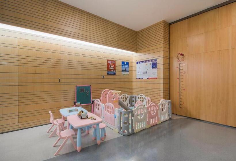 Отель Holiday Inn Express   Yantai Yeda, An Ihg