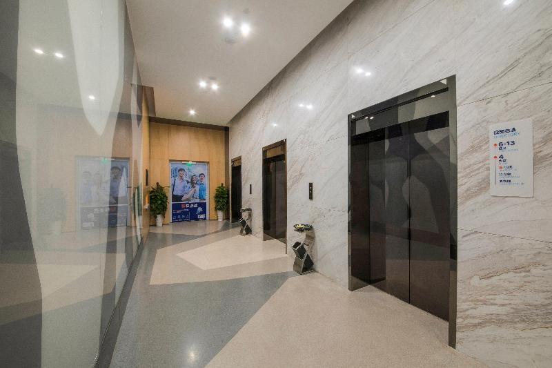 Отель Holiday Inn Express   Yantai Yeda, An Ihg