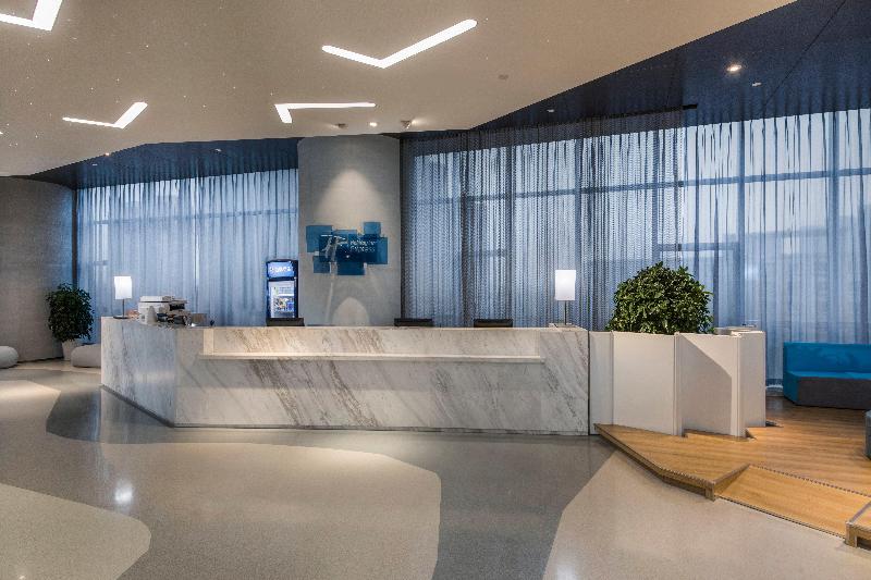 Отель Holiday Inn Express   Yantai Yeda, An Ihg