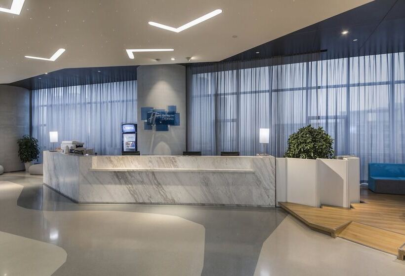 Отель Holiday Inn Express   Yantai Yeda, An Ihg