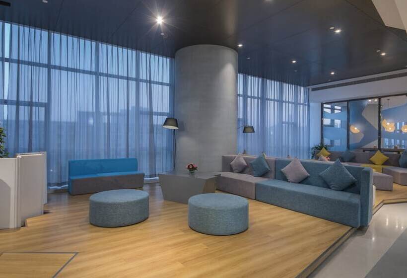 Отель Holiday Inn Express   Yantai Yeda, An Ihg