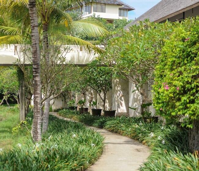 Hotel Komaneka At Keramas Beach