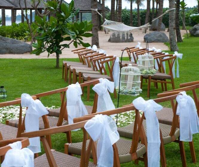 ホテル Komaneka At Keramas Beach