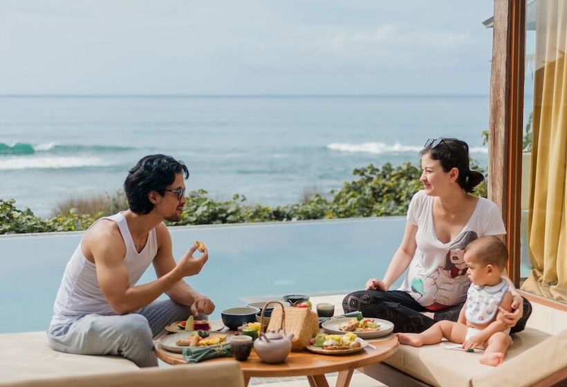 בית מלון כפרי Komaneka At Keramas Beach