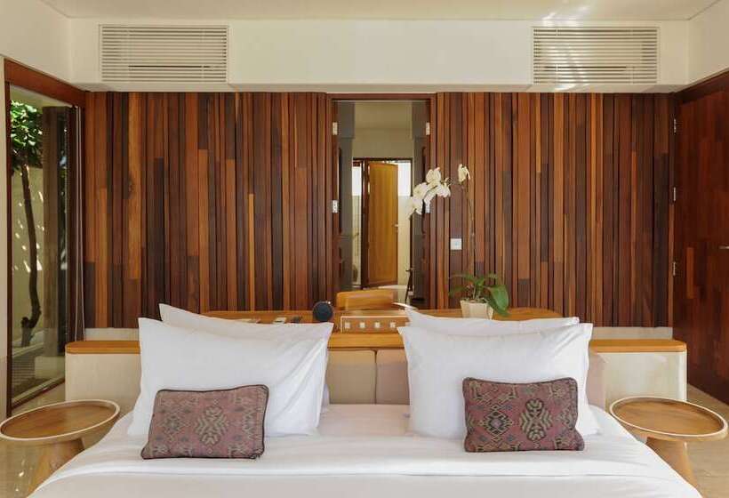 בית מלון כפרי Komaneka At Keramas Beach