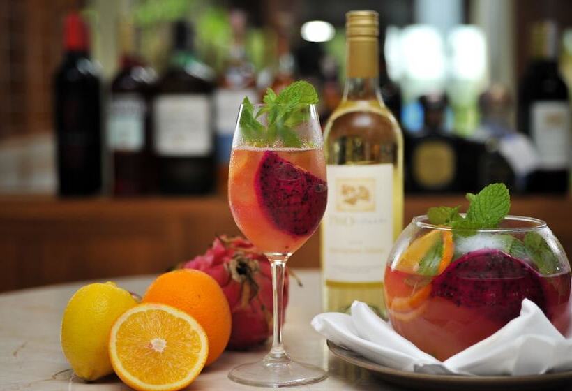 בית מלון כפרי Komaneka At Keramas Beach