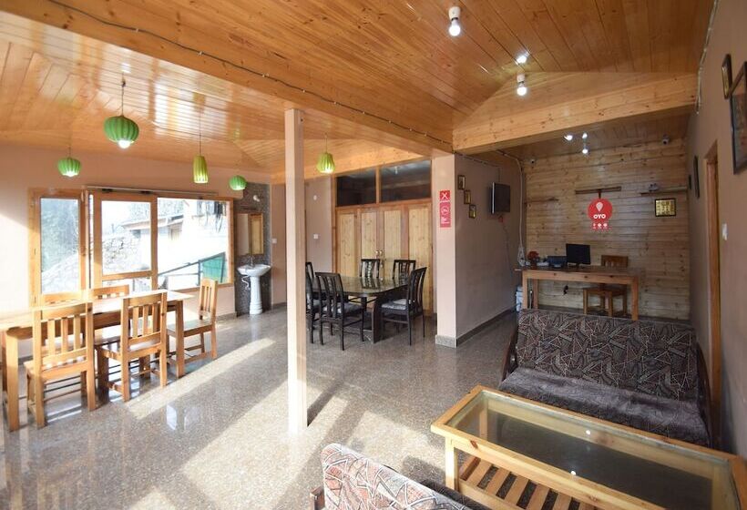 בית מלון כפרי Oyo 4782 Manzana Woodlet Cottage