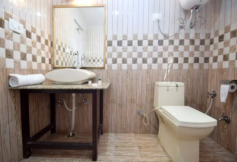 ホテル Oyo 4782 Manzana Woodlet Cottage