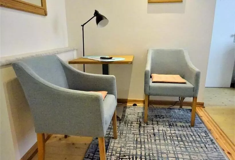 Hotelli Pension Zur Fährbrücke