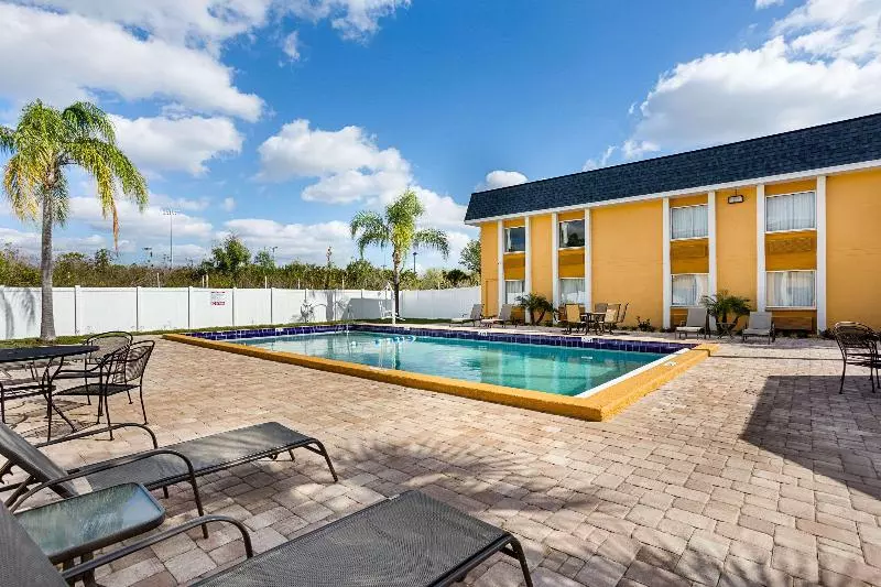 ホテル Quality Inn & Suites Heritage Park