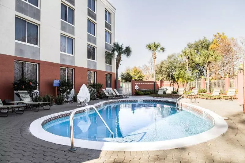ホテル Quality Inn & Suites Heritage Park