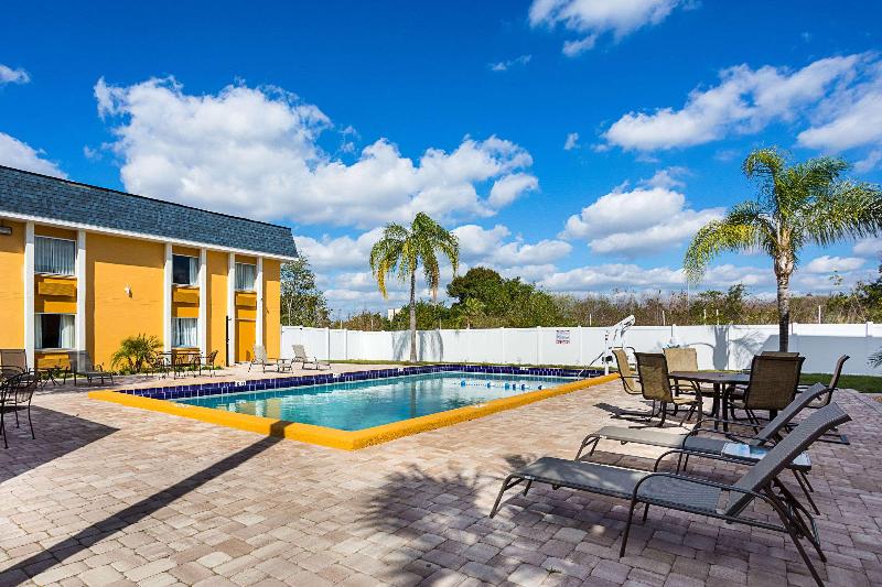 בית מלון כפרי Quality Inn & Suites Heritage Park