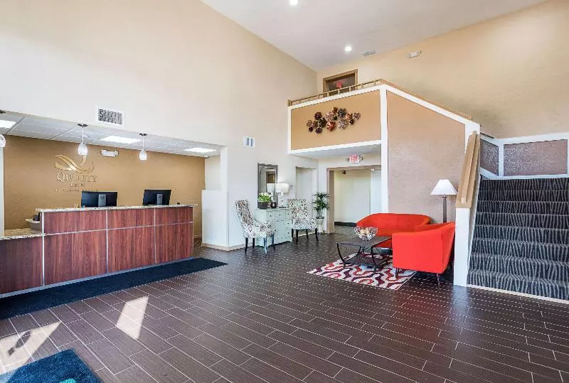 ホテル Quality Inn & Suites Heritage Park