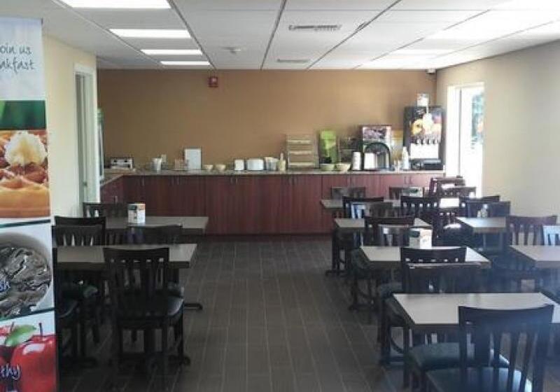 בית מלון כפרי Quality Inn & Suites Heritage Park