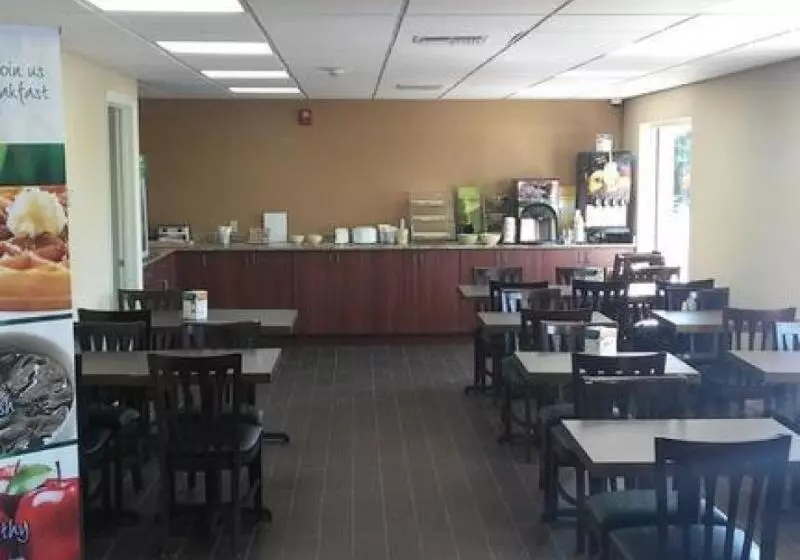 ホテル Quality Inn & Suites Heritage Park