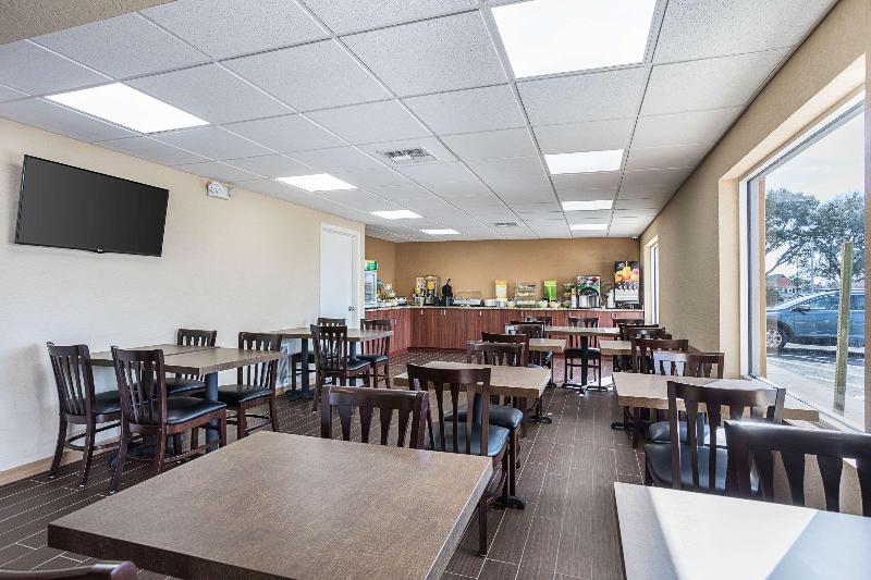 בית מלון כפרי Quality Inn & Suites Heritage Park