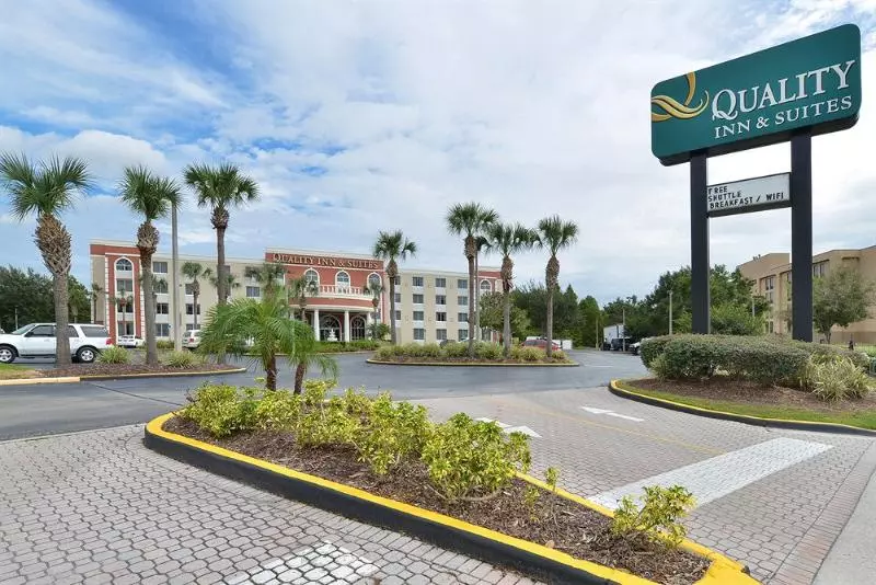 ホテル Quality Inn & Suites Heritage Park