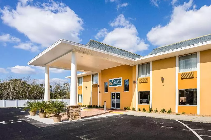 ホテル Quality Inn & Suites Heritage Park