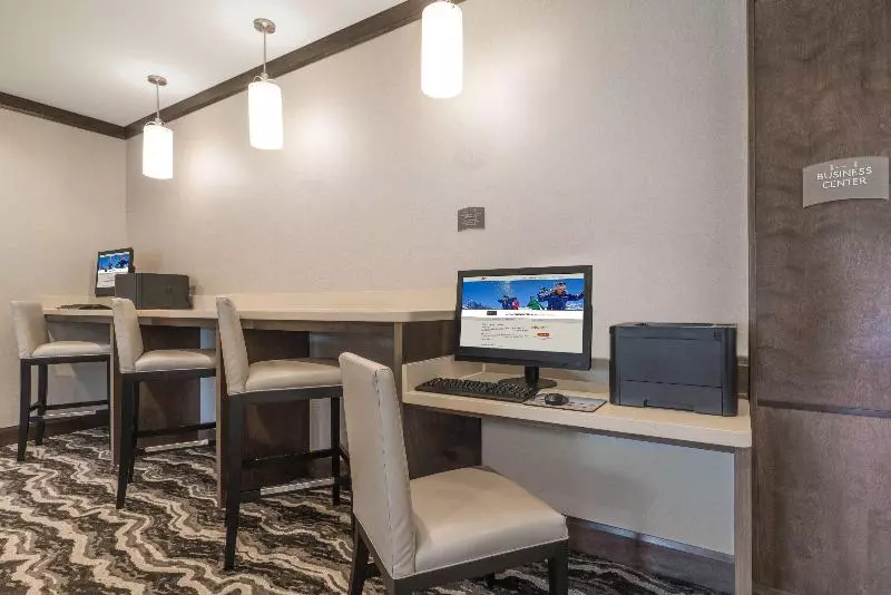 ホテル Staybridge Suites Anchorage, An Ihg