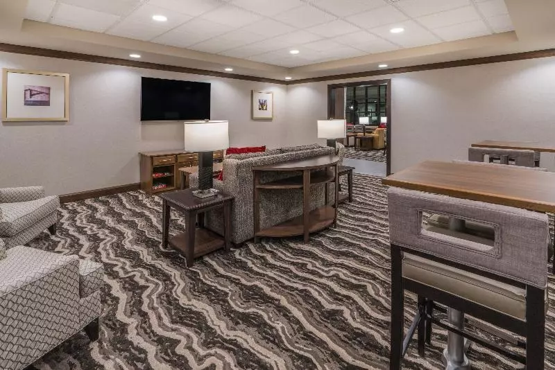 ホテル Staybridge Suites Anchorage, An Ihg