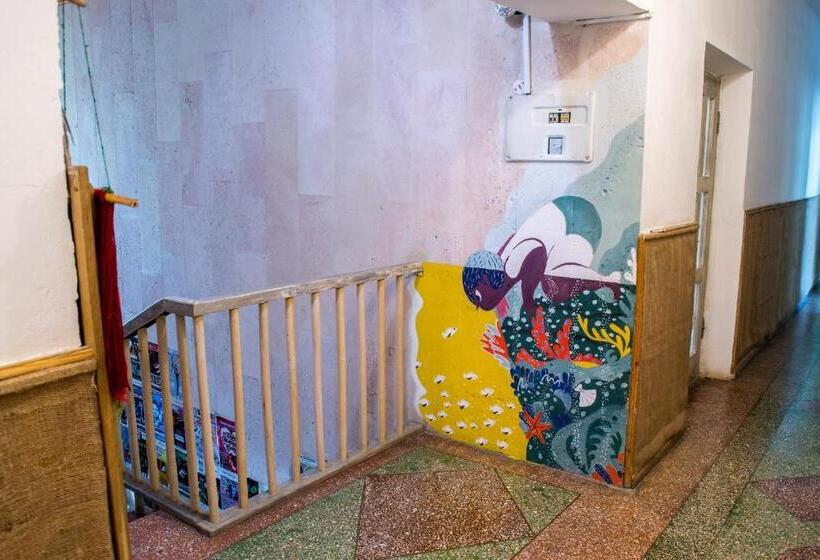 ユースホステル Baron Munchausen Guest House