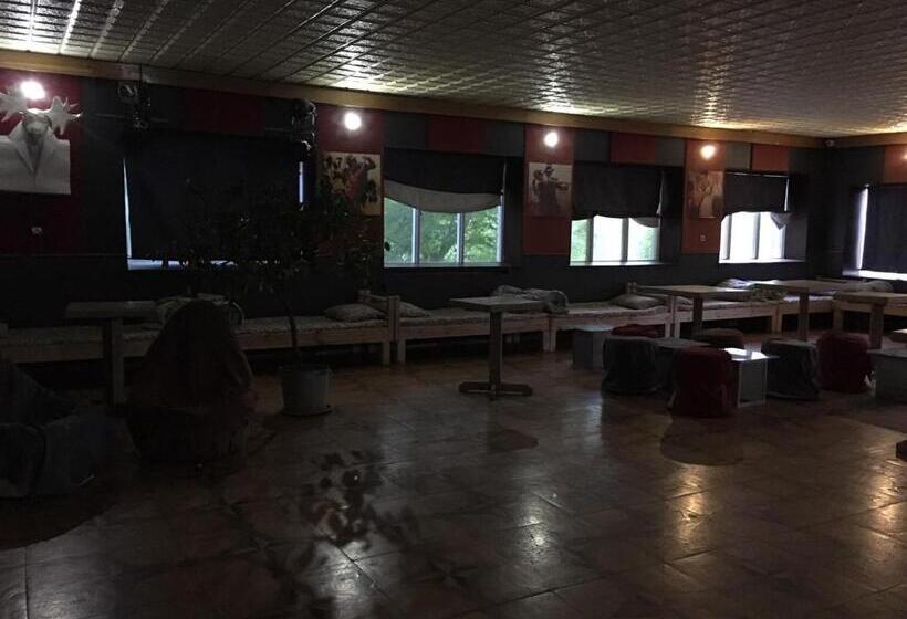 ユースホステル Baron Munchausen Guest House