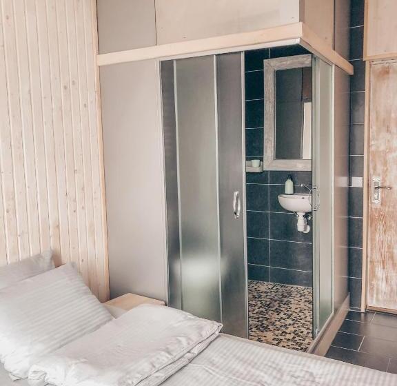 ユースホステル Baron Munchausen Guest House