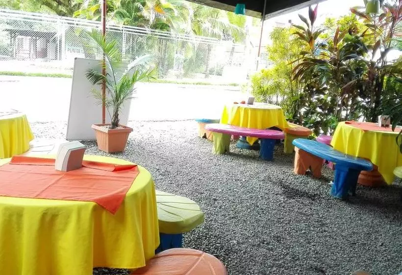 Retkeilymaja Blue Sunshine