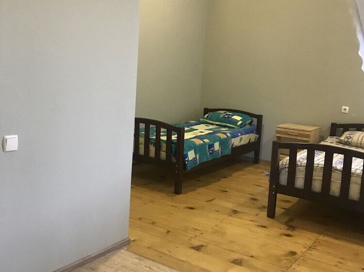 هاستل Mimino Guest House