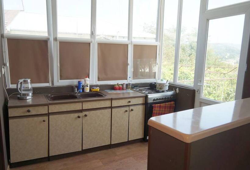 هاستل Mimino Guest House