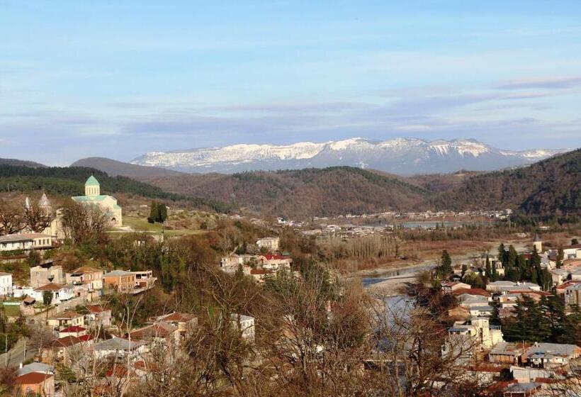 هاستل Mimino Guest House