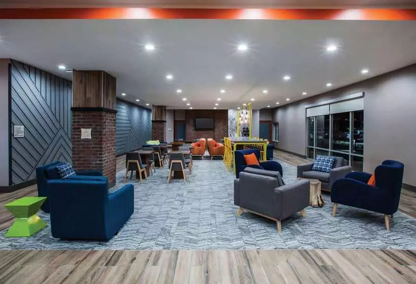 Hotelli La Quinta By Wyndham Owasso