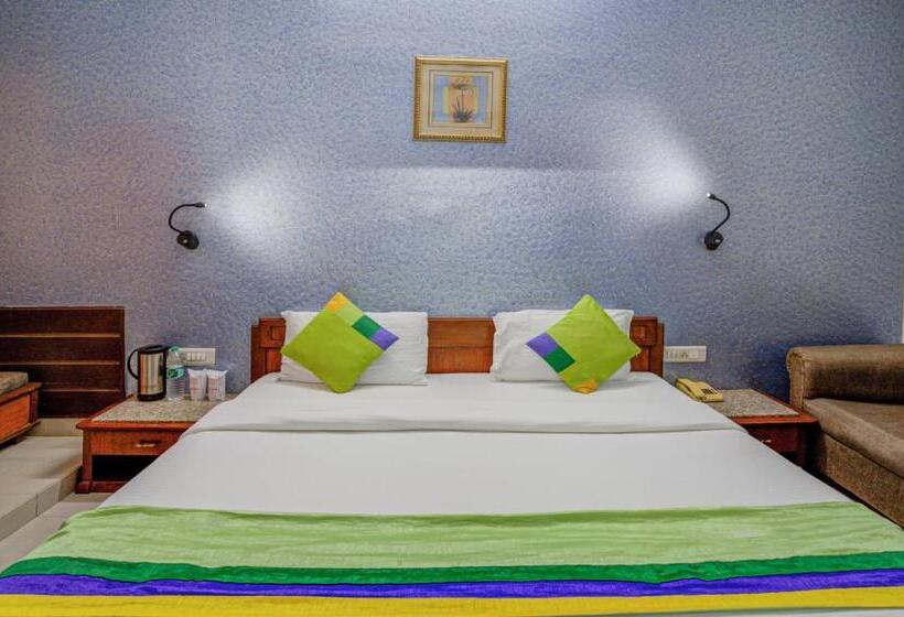 בית מלון כפרי Treebo Bliss