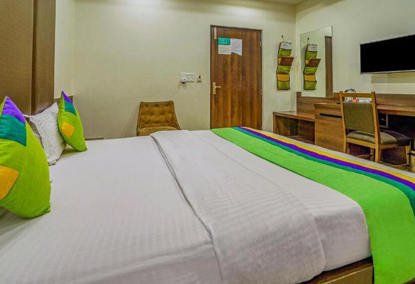 בית מלון כפרי Treebo Bliss