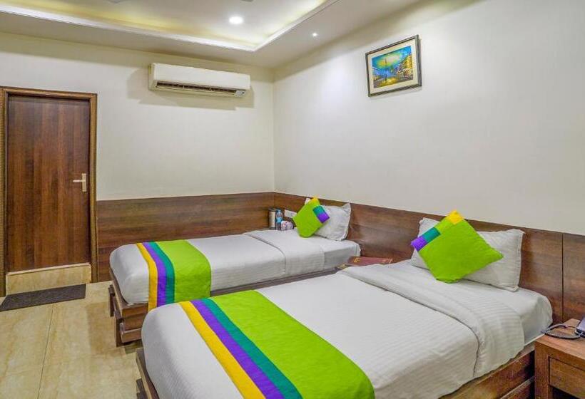 בית מלון כפרי Treebo Bliss