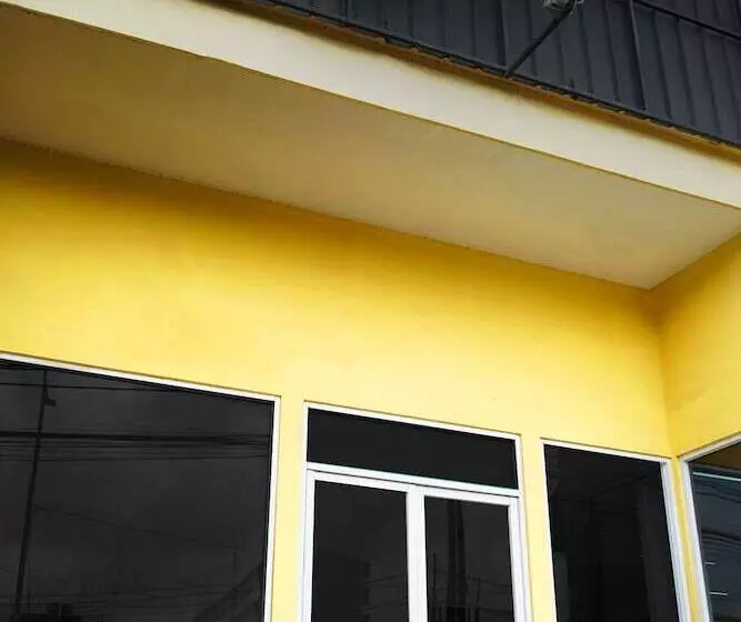 ホテル Urooms Tanah Abang