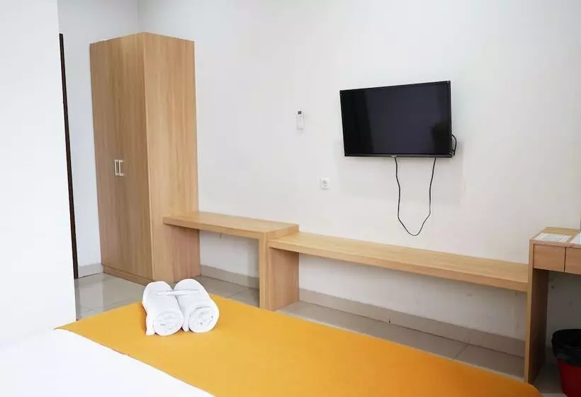 ホテル Urooms Tanah Abang