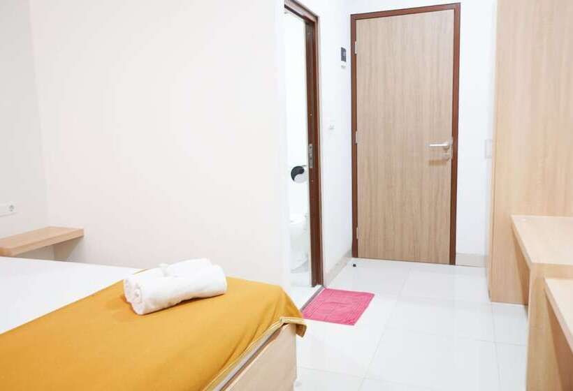 בית מלון כפרי Urooms Tanah Abang