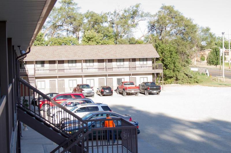 Мотель Cottonwood Inn & Suites