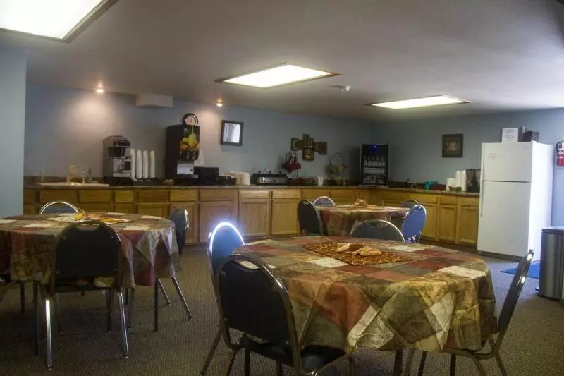 Motelli Cottonwood Inn & Suites