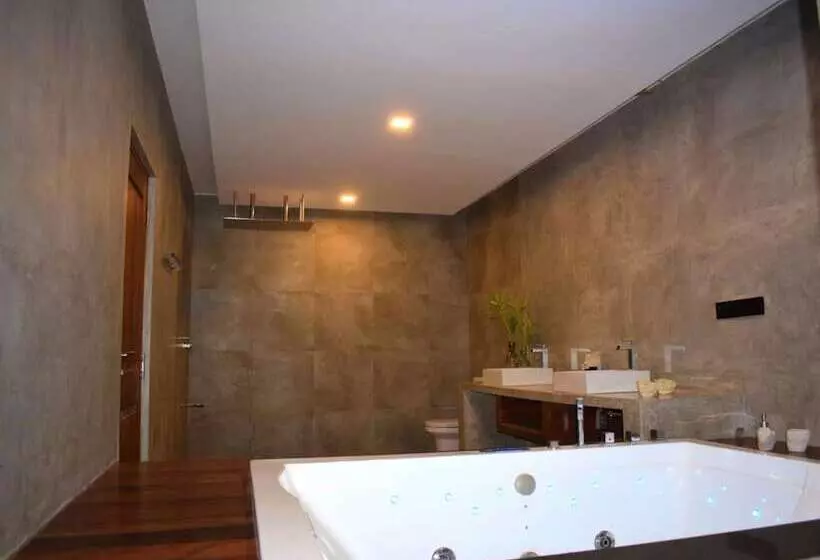 Lomakeskus Margosa Bay