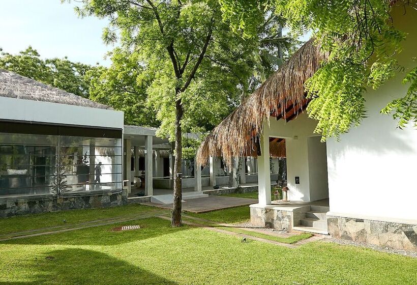 リゾートホテル Margosa Bay