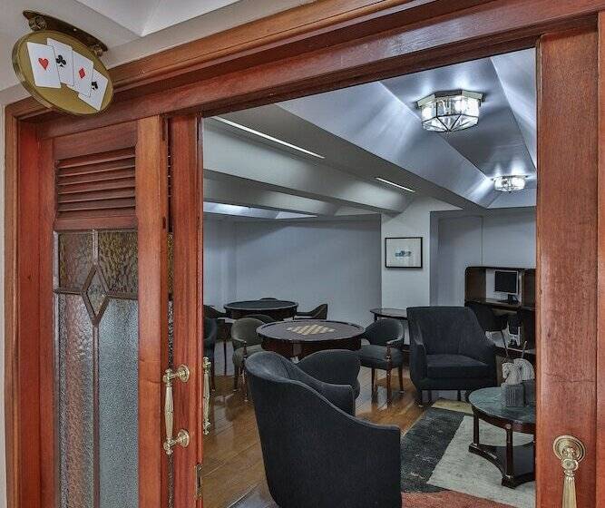 Отель Le Suisse Elegance