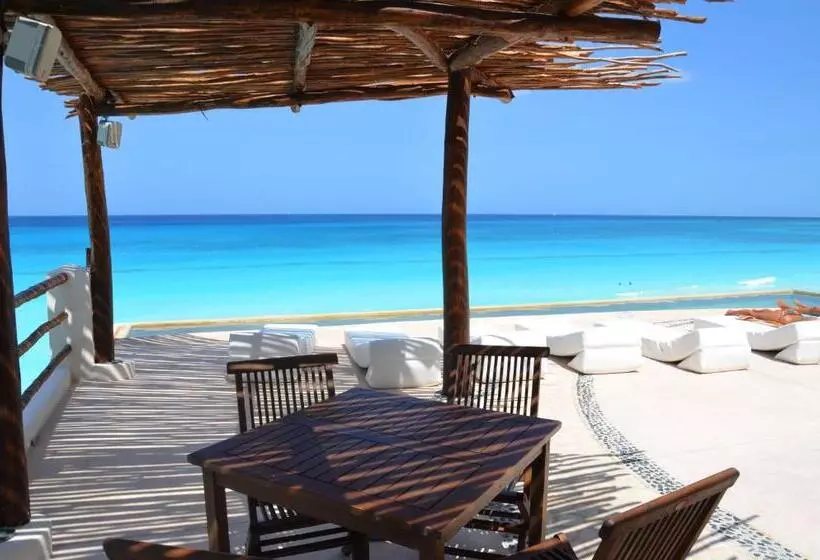 Ar Cancun Plaza