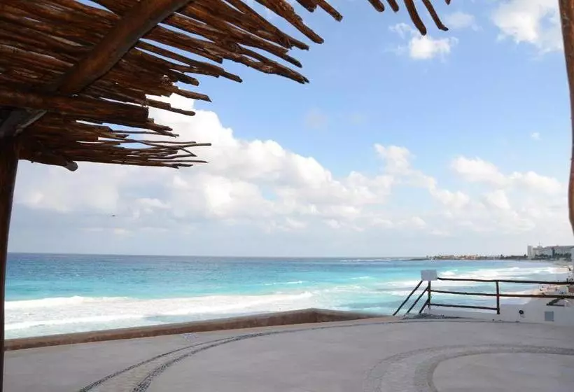 Ar Cancun Plaza