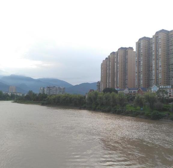 호텔 Emei Mountain Xileer