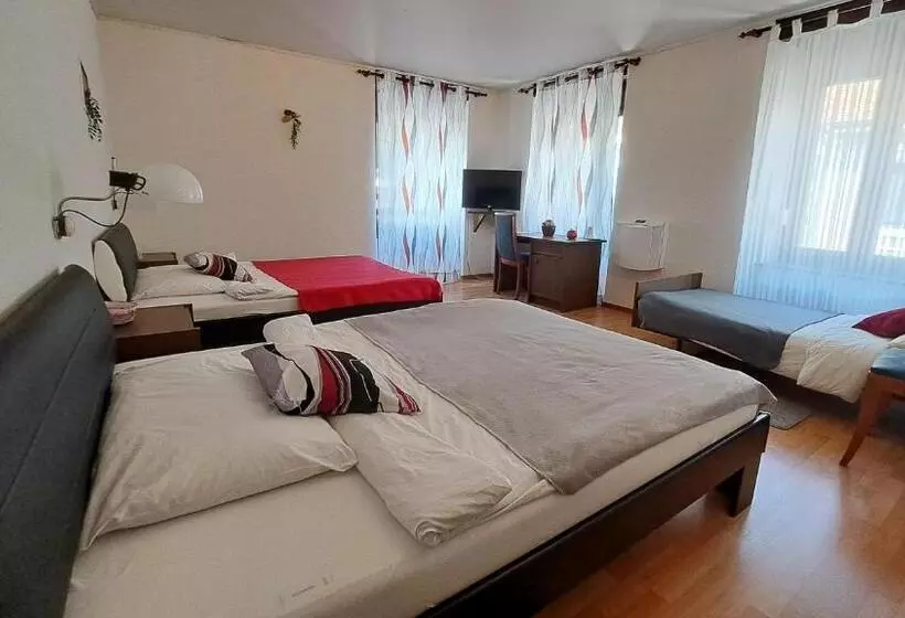 ホテル Hôtel La Fontaine